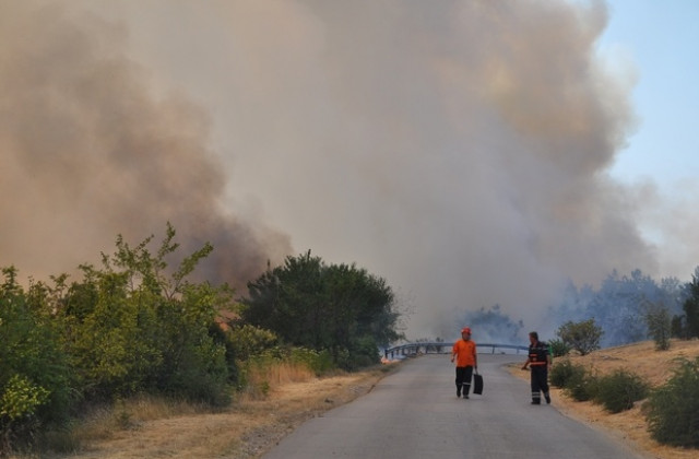 Върху 300 декара е бушувал пожарът на Арбанаси, няма данни за умишлен палеж