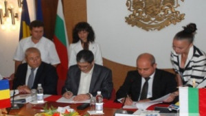 Кметът подписа договора за финансиране на ремонта на бул Тутракан