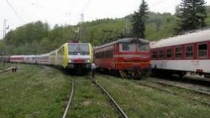 Влак помете автомобил около Невша