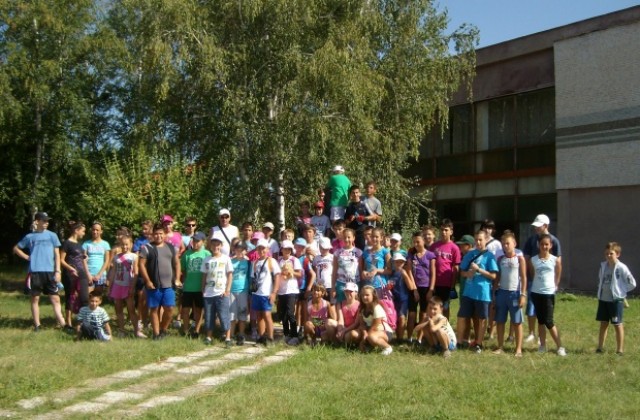 55 деца се забавляваха на колопоход до къщата на Майстора
