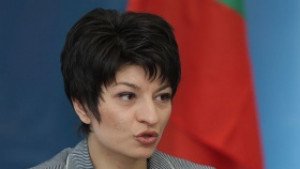 Здравното министерство не цели закриване на аптеки увери Десислава Атанасова