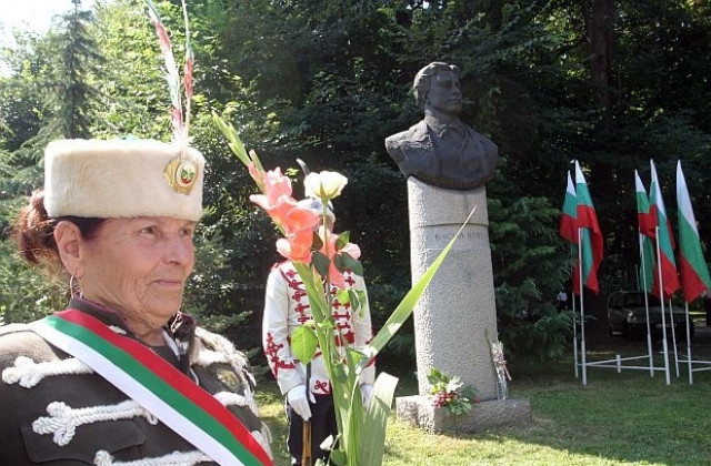 Левски - в сърцата или на пиедестал