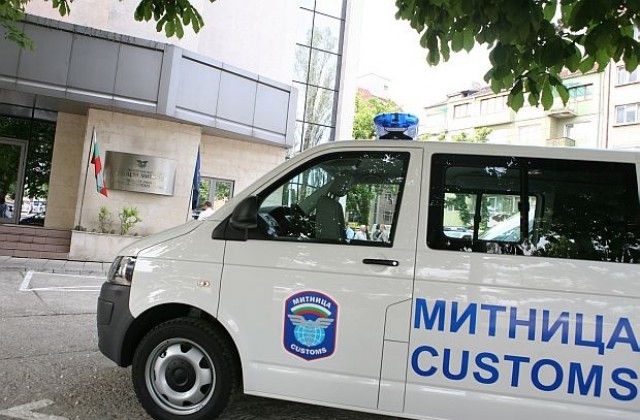 Митнически служители казват не на Дянков за местенето в Русе