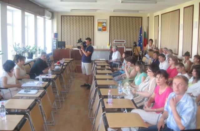 Обсъдиха намеренията на Община Мездра да поеме дългосрочен общински дълг