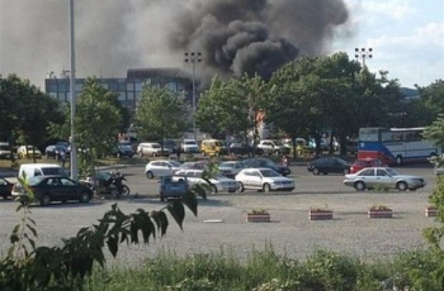 Засилиха сигурността на летището, варненски медици пътуват към Бургас