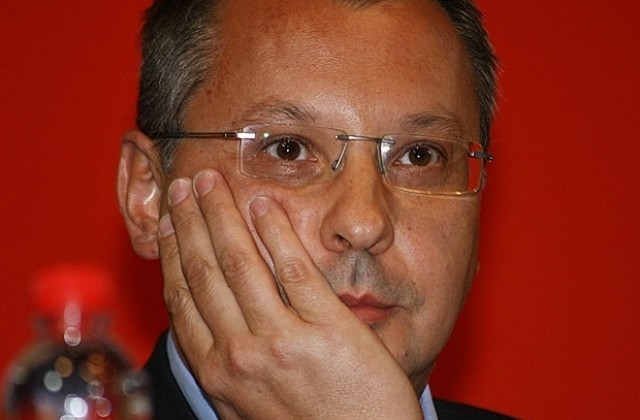 Станишев: Президентът вместо да ходи на летището в Бургас да свика КСНС