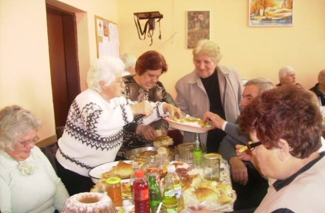 500 пенсионери на събор за Илинден на Три буки