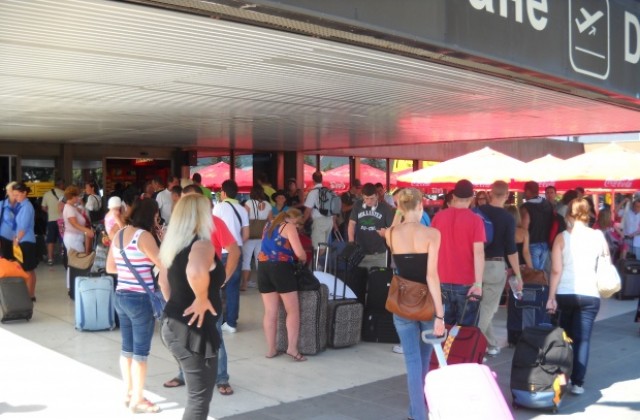 Не било сериозно всеки автобус с туристи да се охранява