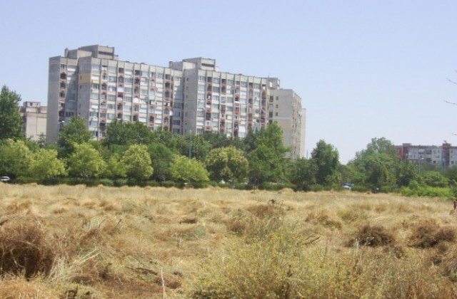Косят частни терени след кметско предупреждение