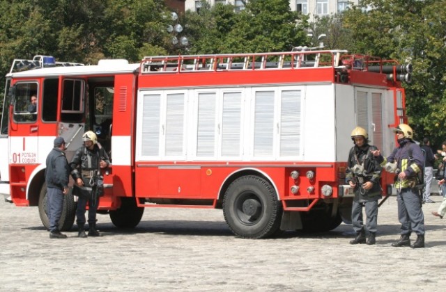 Пожар бушува между Кричим и Устина
