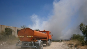 Сметището все още тлее