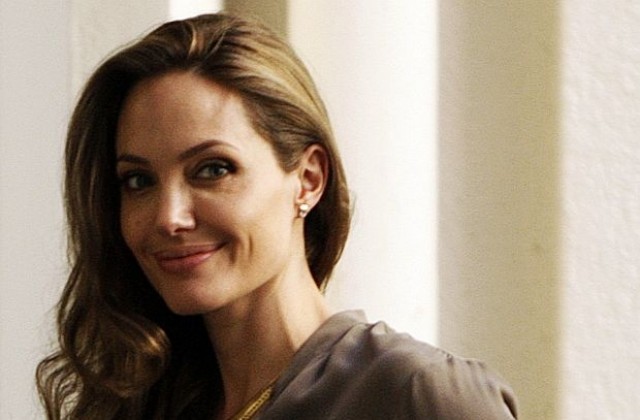 Устните на Анджелина, очите на Шерил и скулите на Кейт