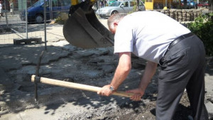 Направиха първа копка на кръгово кръстовище в Сливен
