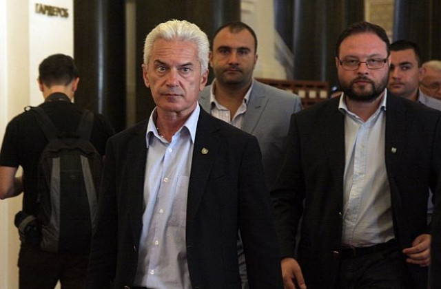 Атака няма да подкрепи правителството при вота на недоверие