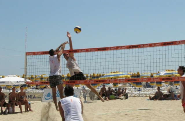Добричлии спечелиха турнира Beach Volley Mania в Албена