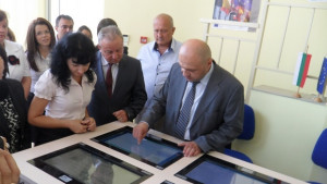 Томислав Дончев Кметовете да товарят експертите от ОИЦ