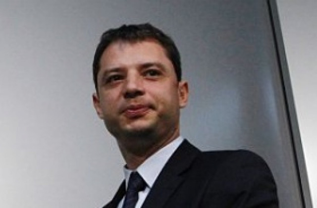 Министър Добрев планира да посети Израел