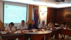 Сливат гимназии през зимните месеци