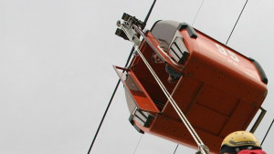 Скиори и планинари се събраха на протест заради неработещите лифтове