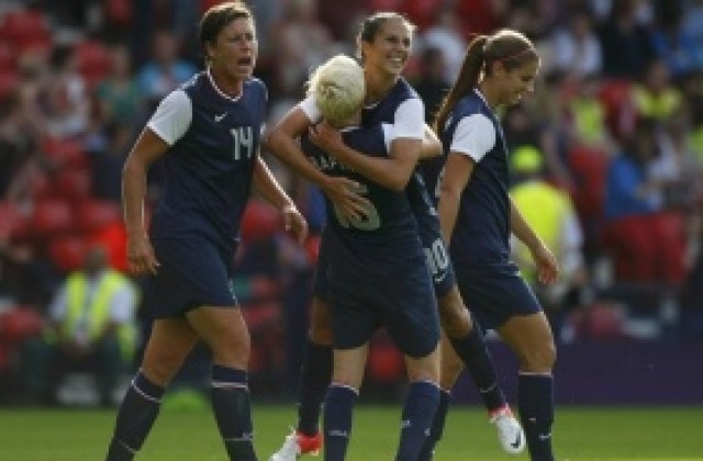 САЩ премаза Франция, а Япония надигра Канада на футболния турнир при жените