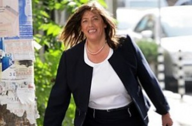 Проверяват роми по сигнали, че продават палатки, дадени им след земетресението