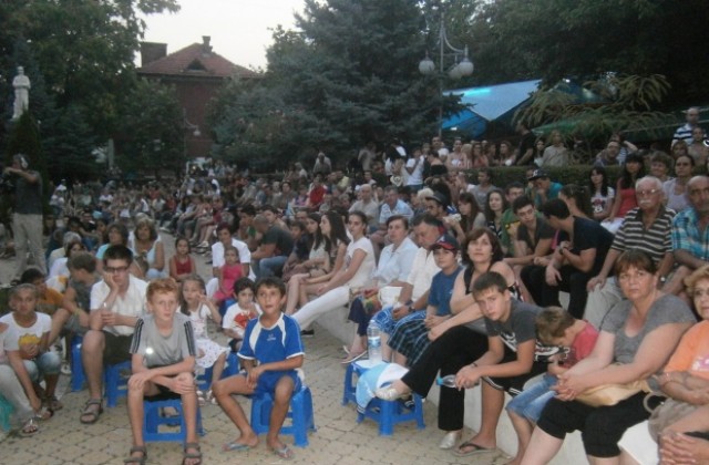 Кметът Паунов: От тук тръгва пролетта на българското кино и всички млади таланти