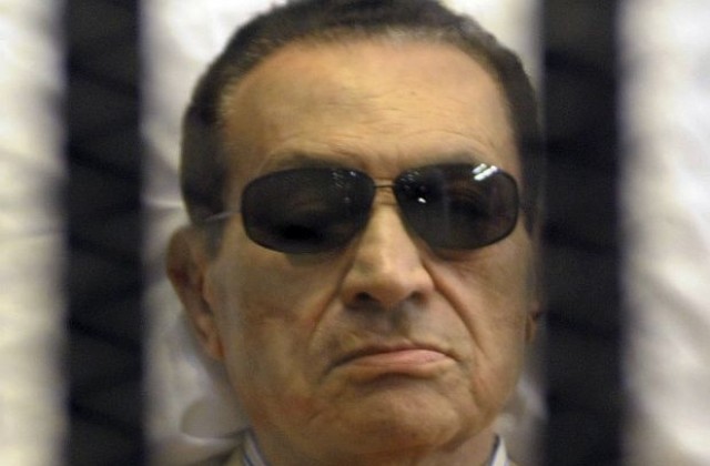 Швейцария замрази авоари на бившия египетски президент Хосни Мубарак