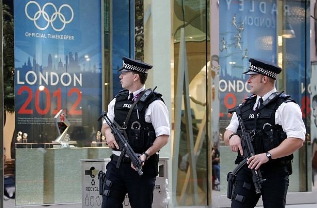 Лондонската полиция евакуира мол до Олимпийския парк