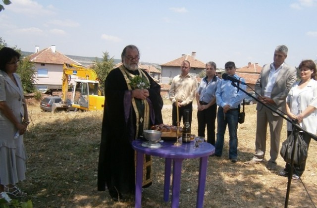 В Червен бряг изграждат и реновират два социални центъра