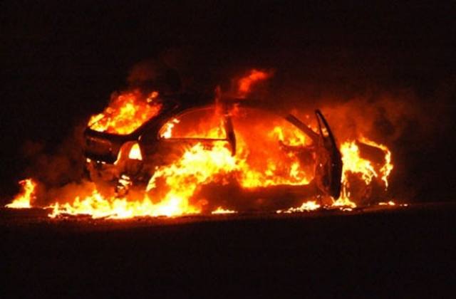Две коли изгоряха в „Славейков”