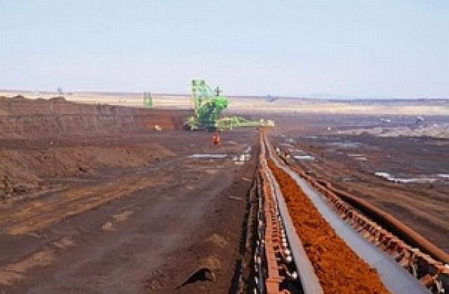 Трети ден пожарът в Сакар все още не е локализиран