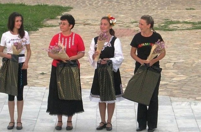 Танци в Дупница и Сапарева баня. Празник на хижа Скакавица