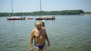 Паная преплува 21 км по р Дунав за 80годишнината си