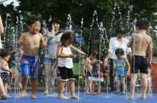 Необичайните горещини в Япония взеха пет жертви