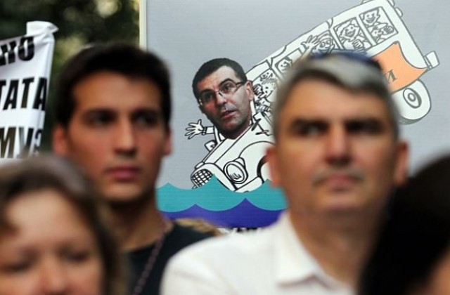 Близо 200 митничари без висше образование са уволнени