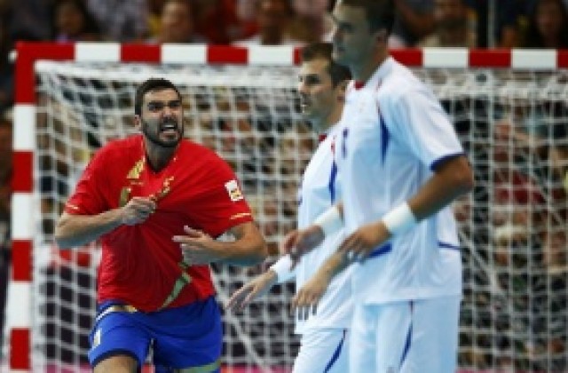 Испания срази Сърбия