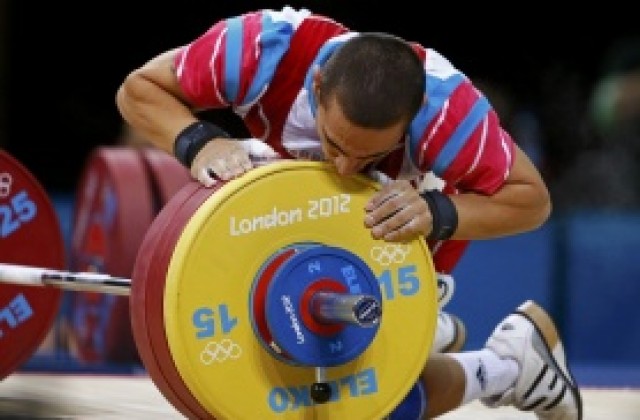 Чол Омюн е шампион по вдигане на тежести в категория до 56 кг, Валентин Христов с бронз