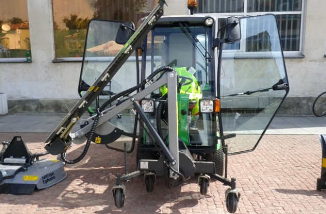 Министър Дянков ще разгледа новите машини за чистене на Пловдив