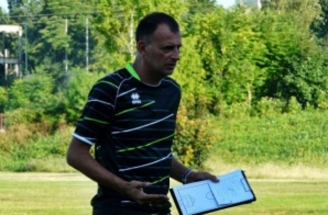 Ботев Враца остана без треньор