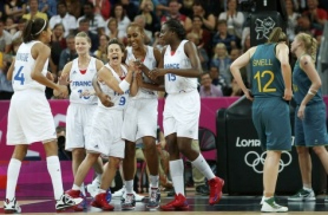 Франция победи драматично Австралия