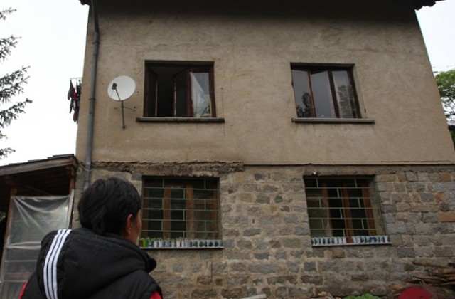 Междуведомствени екипи оценяват предложените за събаряне 160 къщи в Перник