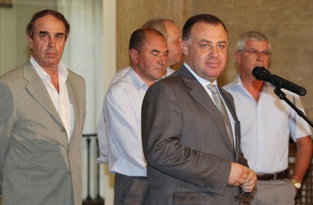 Спецагенти от ДАНС влизат в търговските вериги и мандрите