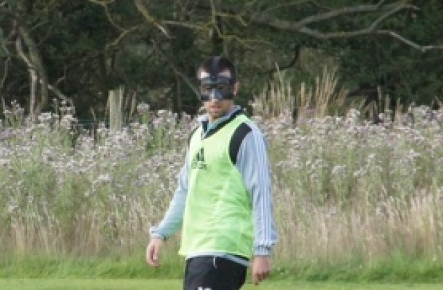 ВИДЕО и СНИМКИ: Лудогорец с първо занимание в Англия, Дяков тренира с маска