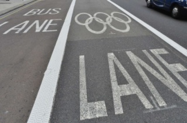 Велосипедист загина в Лондон, след като попадна под гумите на олимпийски автобус