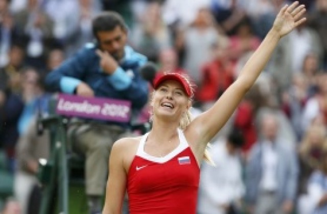 Шарапова се класира за полуфиналите след успех над Ким Клайстерс