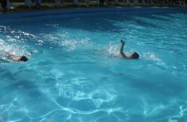 Наградиха най-бързите плувци в Симитли