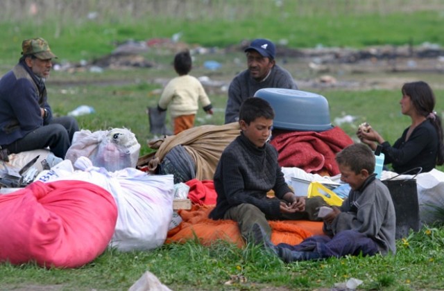 Роми ще си строят законно селище източно от Париж