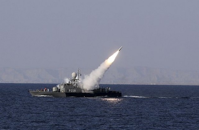 Иран тества успешно ракета с малък обсег