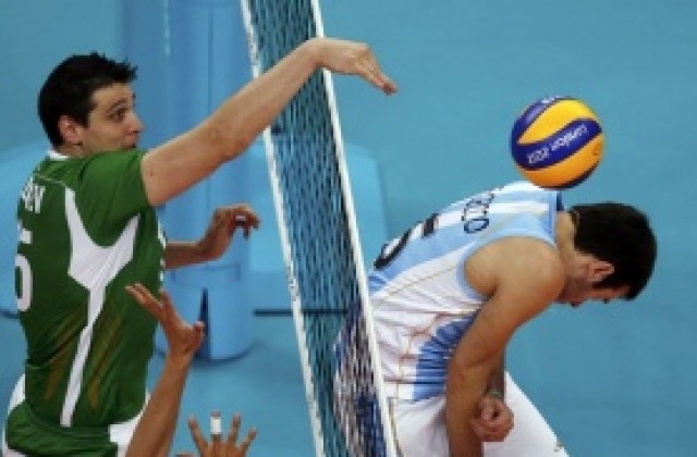 СНИМКИ: България с първа загуба в Лондон, паднахме от Аржентина