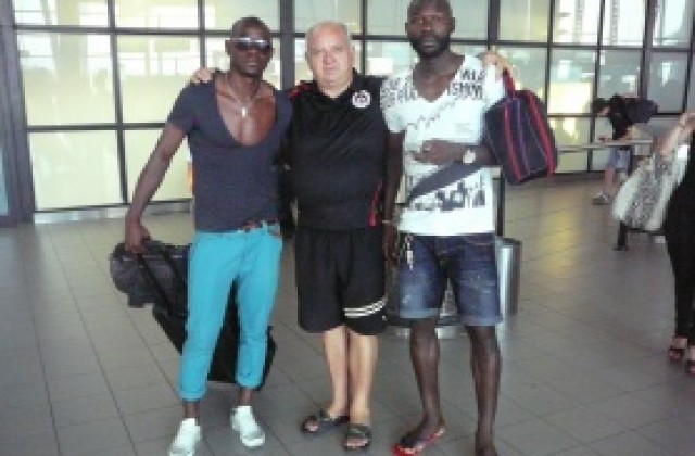 СНИМКИ: Камерунски братя с различни фамилии привлече Локо Сф